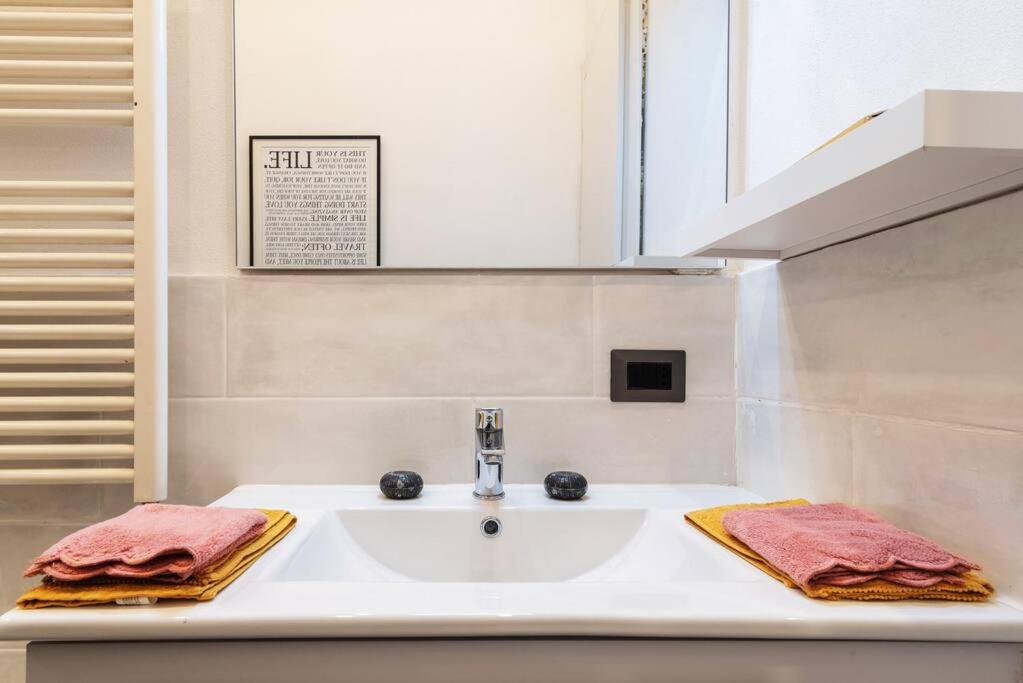 Frisi Fast Wifi Aircon Flexyrent Apartment *